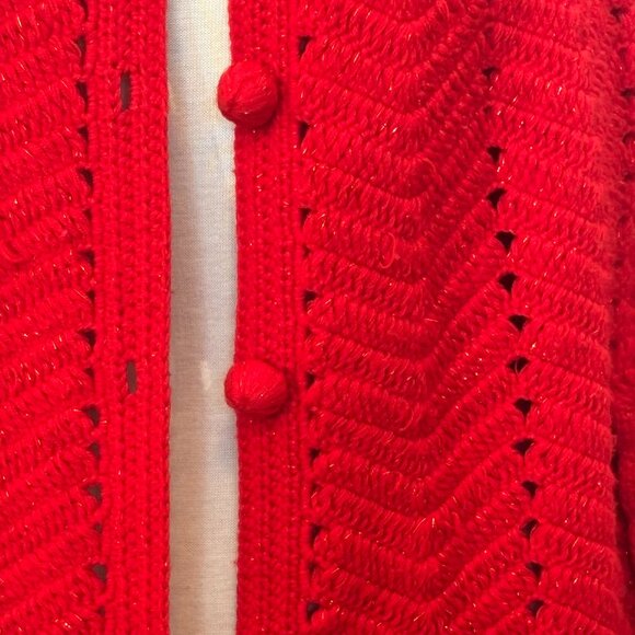 Red hand crocheted sweater cape SZ L - buttons Gold metallic threads throughout - Picture 3 of 6